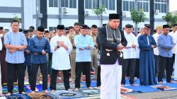 Keluarga Besar Lantamal I Bersama Masyarakat Belawan Laksanakan Sholat Idul Fitri 1446 H di Mako Lantamal I